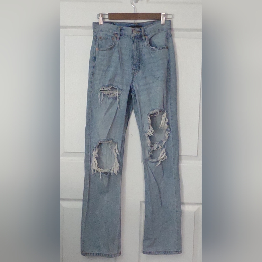 🍁Aeropostale '90's baggy' style button-fly.